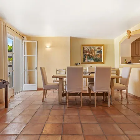 Maison Grillons بيت للعطل *